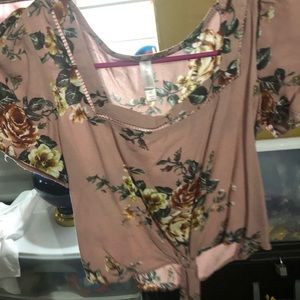 Women’s light pink square cut chest crop top